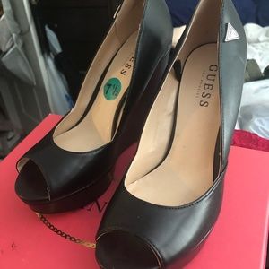 Black Guess Wedge Heels